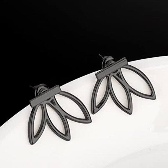 🐚 BOHO Lotus Bar Earrings - Picture 6 of 8